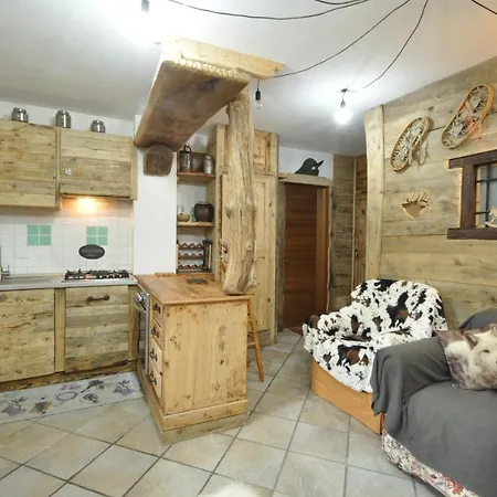Magnifica Tavernetta Di Apartment La Thuile