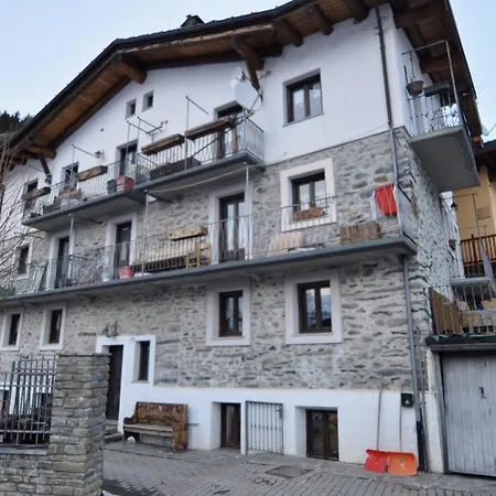Lägenhet Magnifica Tavernetta Di La Thuile